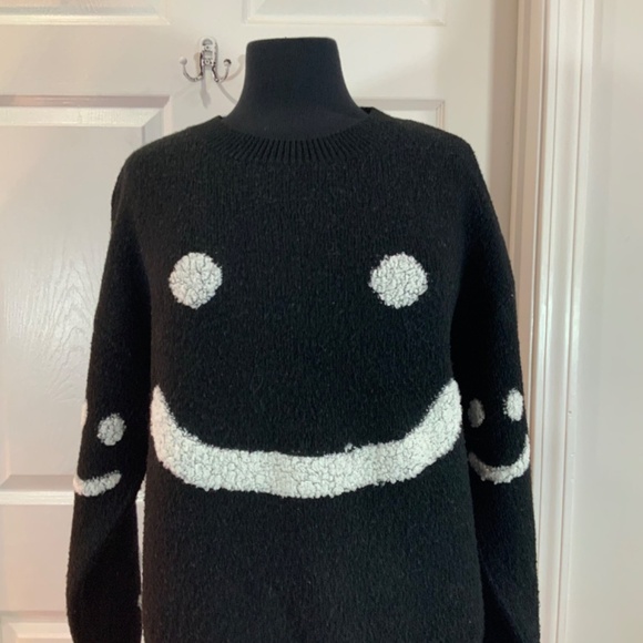 Smile Long Sleeve Smiley Face Black Sweater Size S/M - Picture 2 of 9